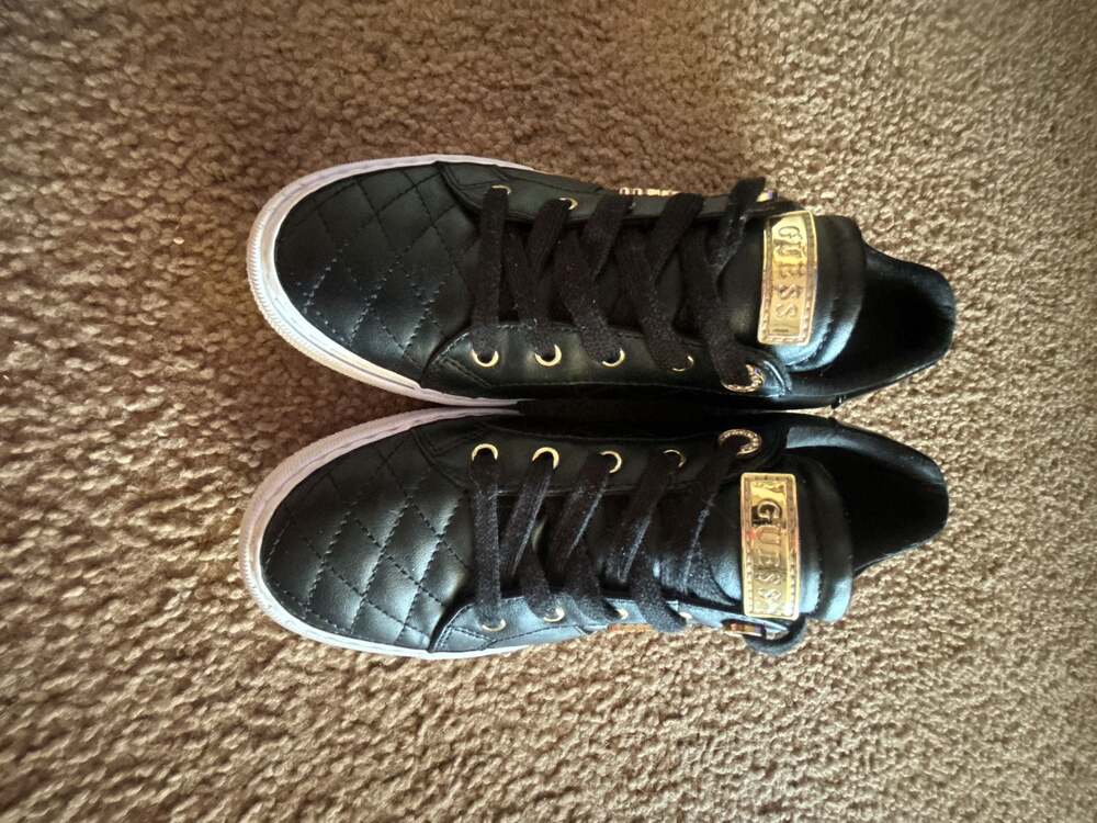 Guess Women's Loven Quilted Black Gold Casual Lace Up Sneakers Sz 8